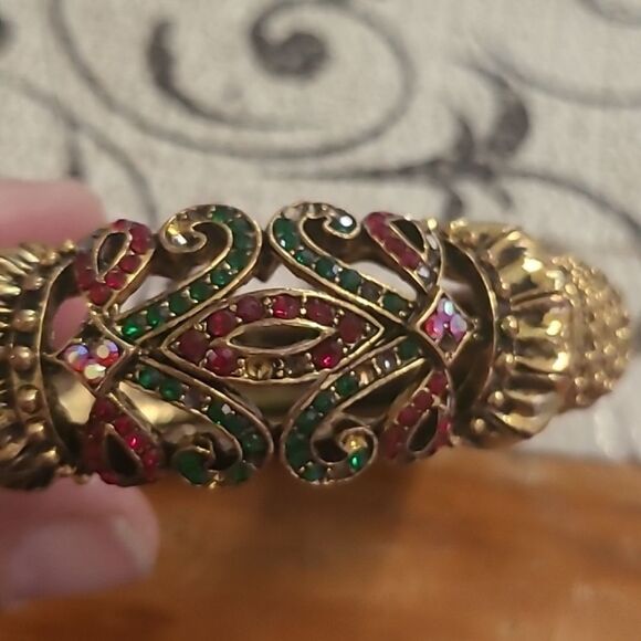 Elegant Gold and Multicolor Bangle Bracelet - Picture 3 of 8